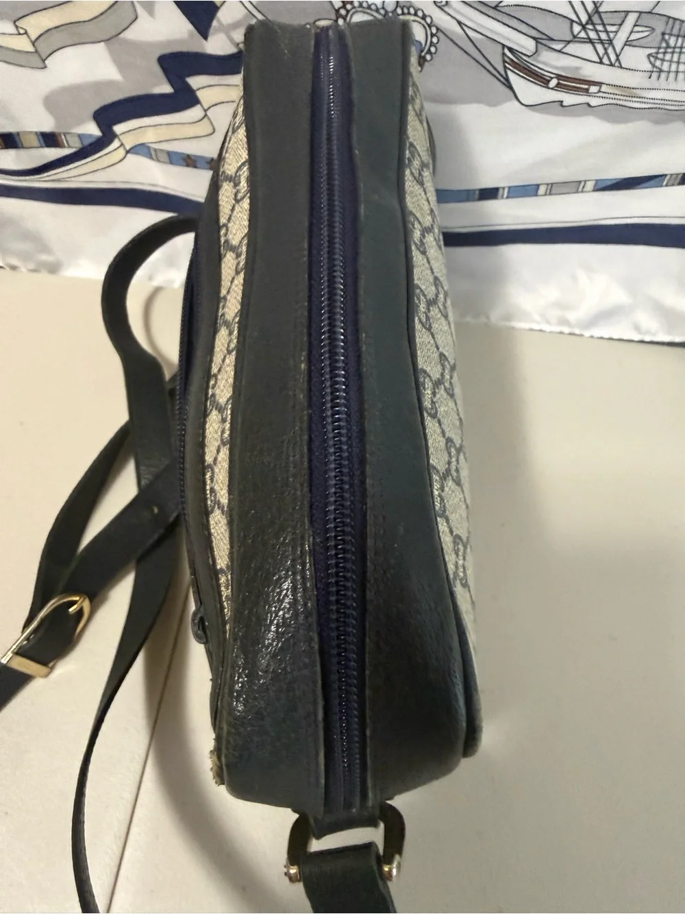 Gucci Beige GG Canvas Crossbody Messenger Bag with Navy Trim